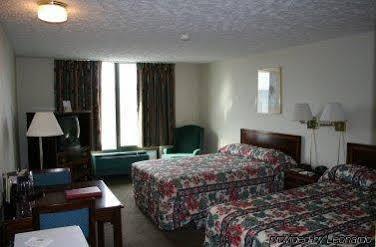 Westmont Inn & Suites Omaha Dış mekan fotoğraf